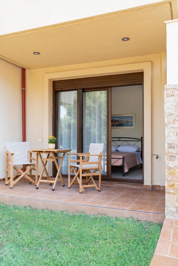 Alexandros Maisonettes Nea Moudania Bagian luar foto