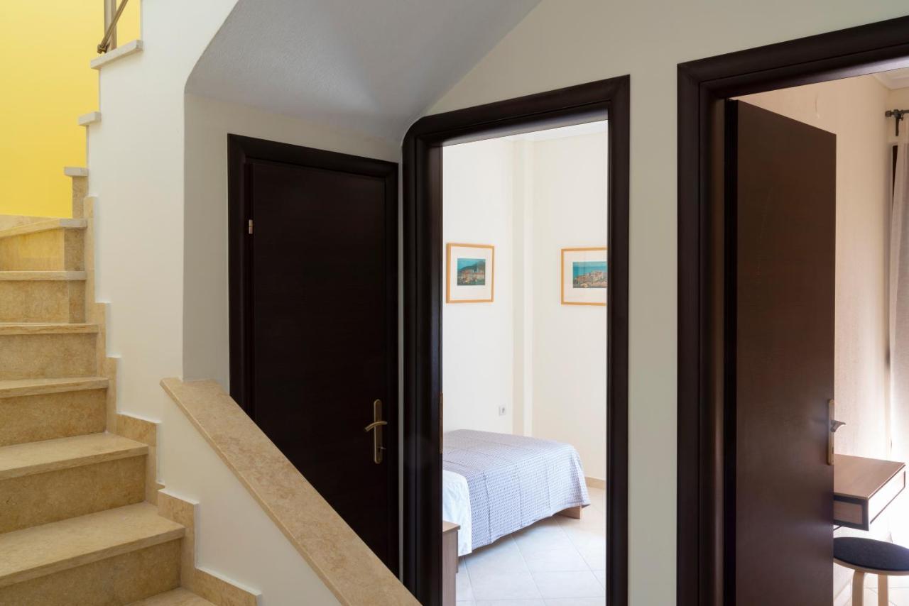 Alexandros Maisonettes Nea Moudania Bagian luar foto