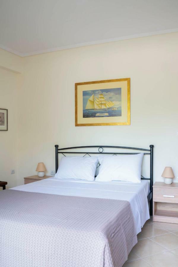Alexandros Maisonettes Nea Moudania Bagian luar foto